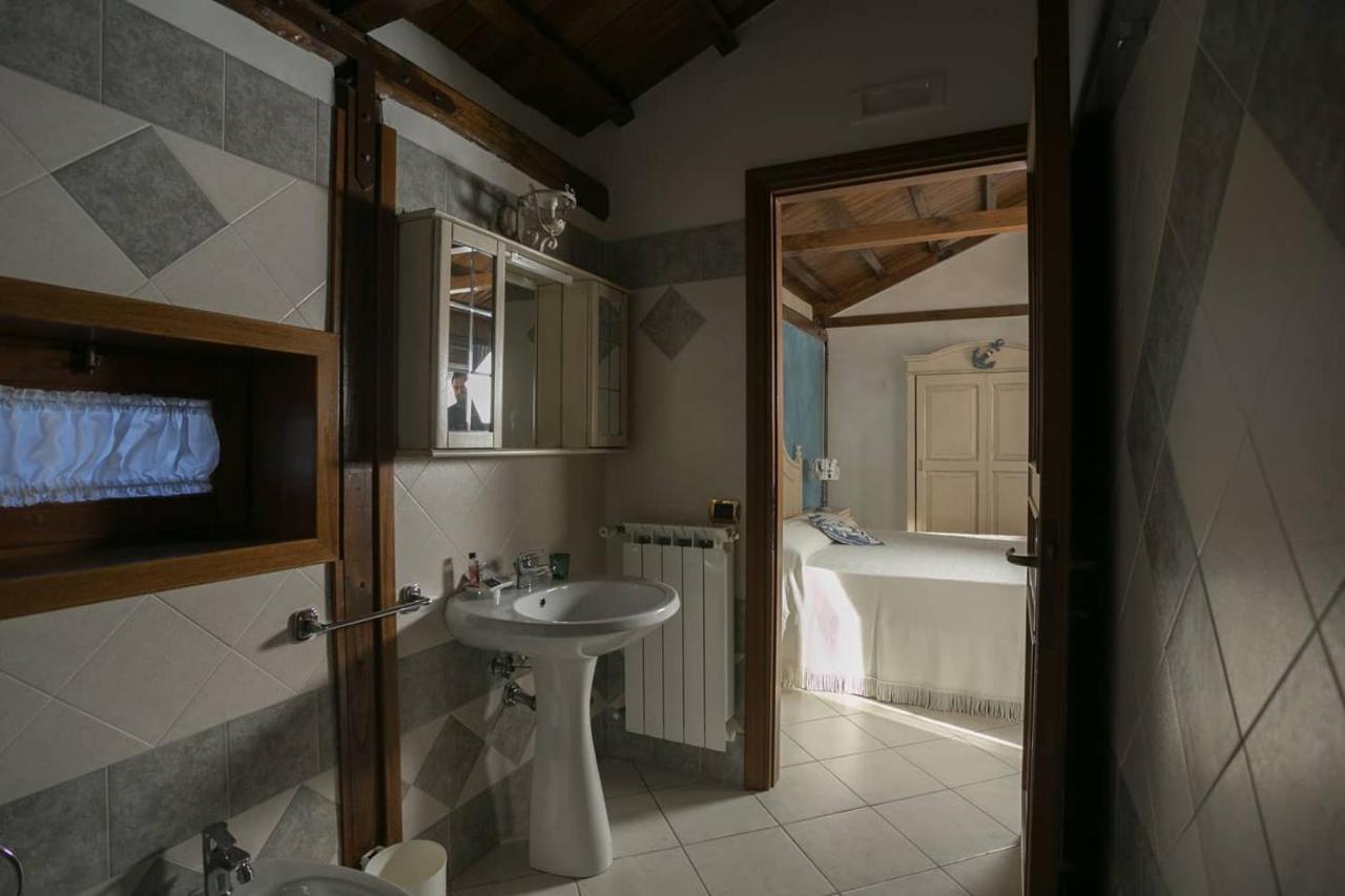 B&B Oasi Di Mamma Clara Latina Kültér fotó