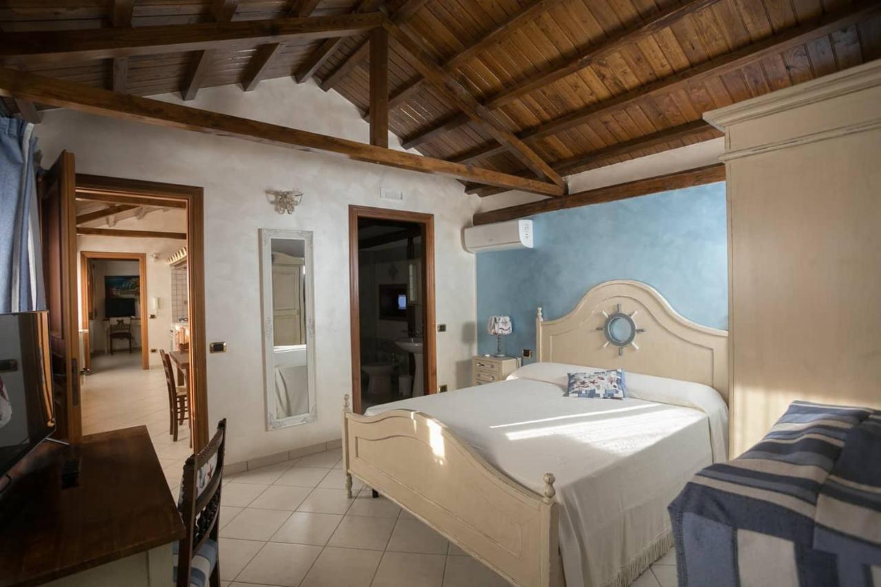 B&B Oasi Di Mamma Clara Latina Kültér fotó