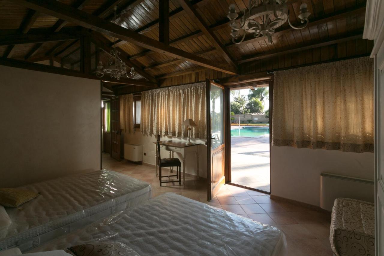 B&B Oasi Di Mamma Clara Latina Kültér fotó