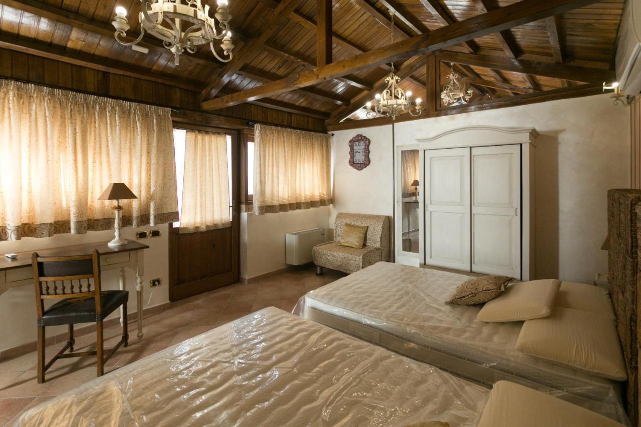 B&B Oasi Di Mamma Clara Latina Kültér fotó