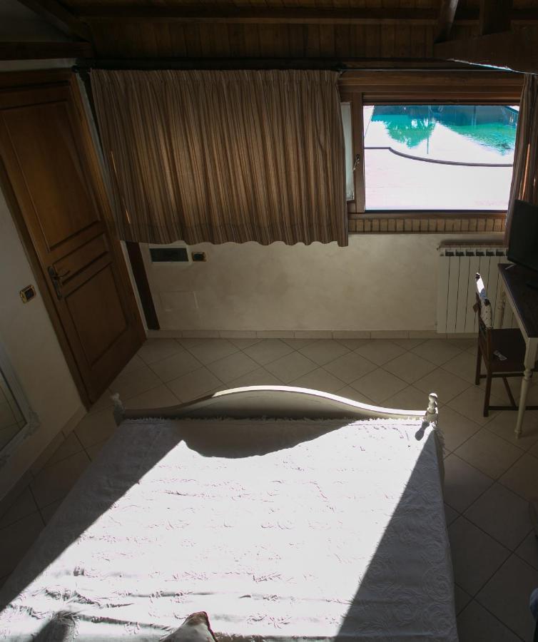 B&B Oasi Di Mamma Clara Latina Kültér fotó