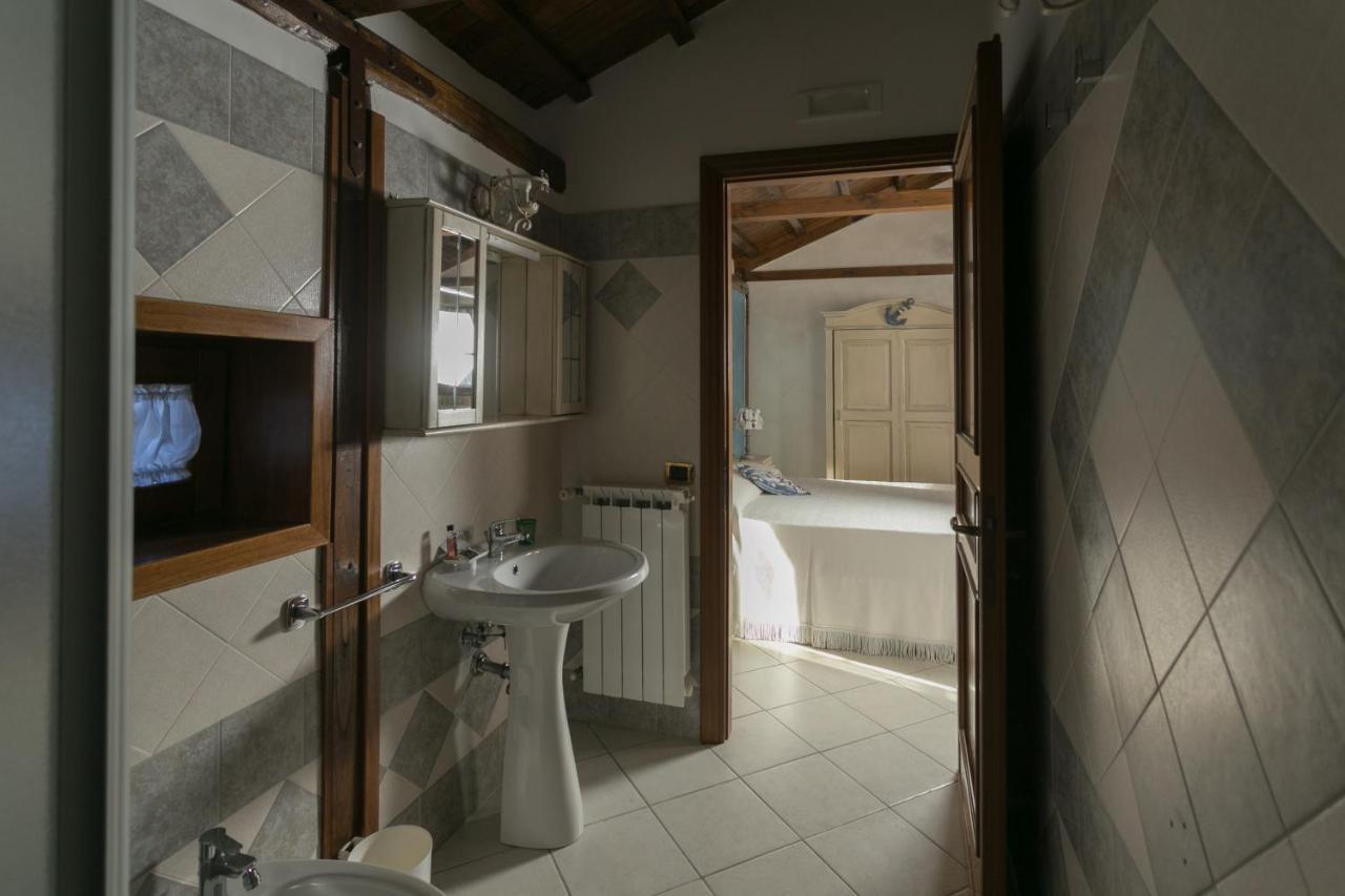 B&B Oasi Di Mamma Clara Latina Kültér fotó