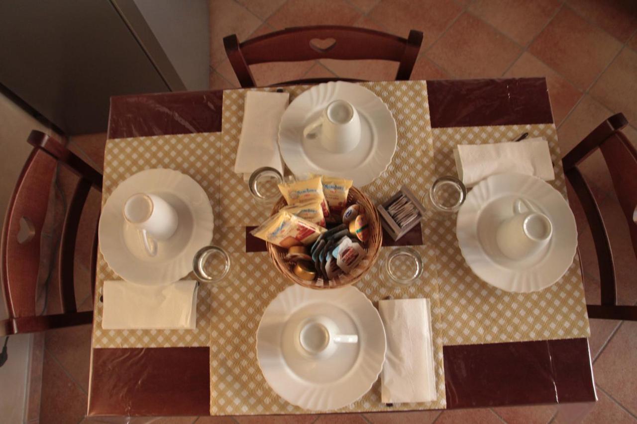 B&B Oasi Di Mamma Clara Latina Kültér fotó