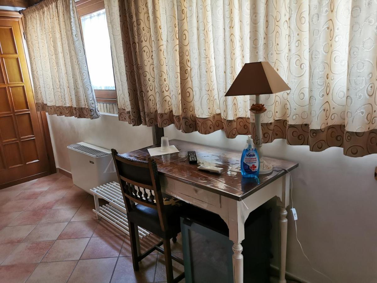 B&B Oasi Di Mamma Clara Latina Kültér fotó
