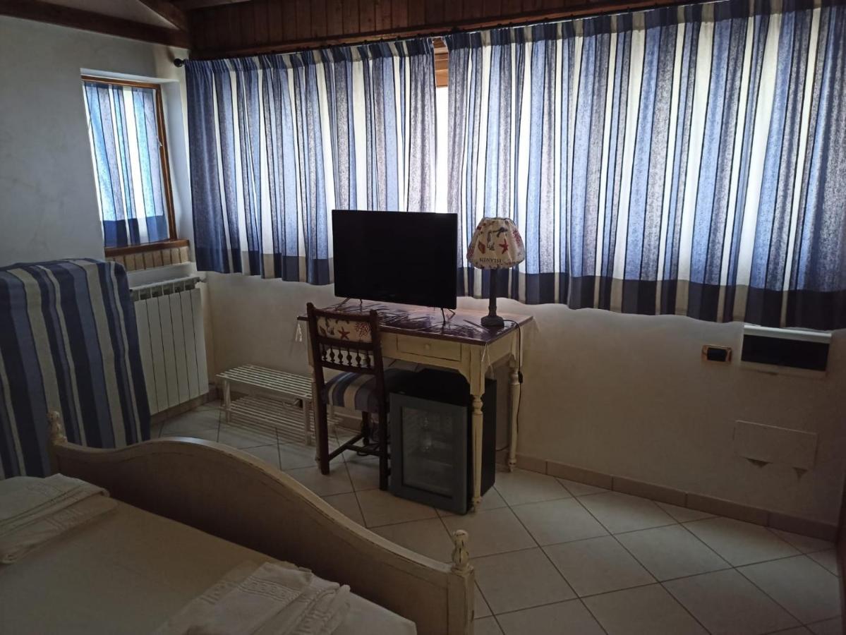B&B Oasi Di Mamma Clara Latina Kültér fotó