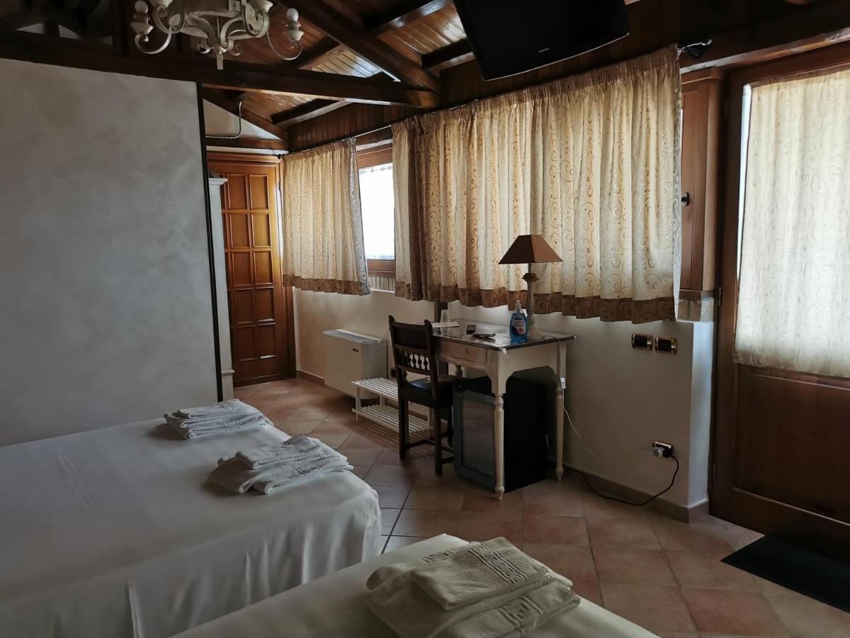 B&B Oasi Di Mamma Clara Latina Kültér fotó