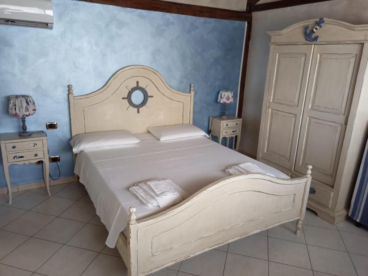 B&B Oasi Di Mamma Clara Latina Kültér fotó
