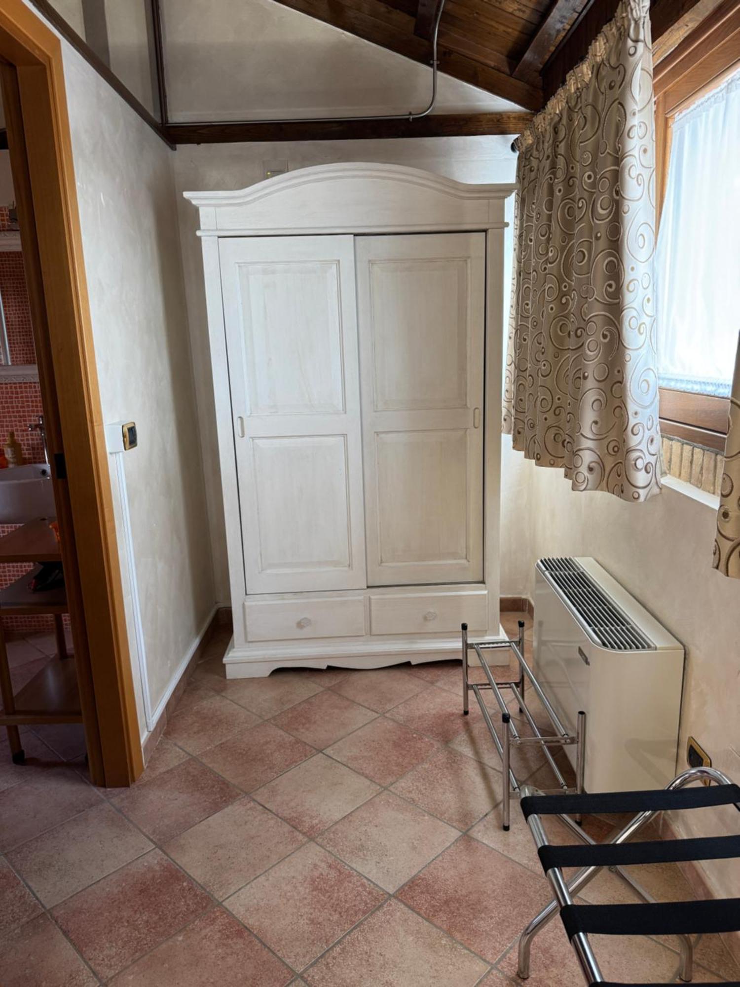 B&B Oasi Di Mamma Clara Latina Kültér fotó